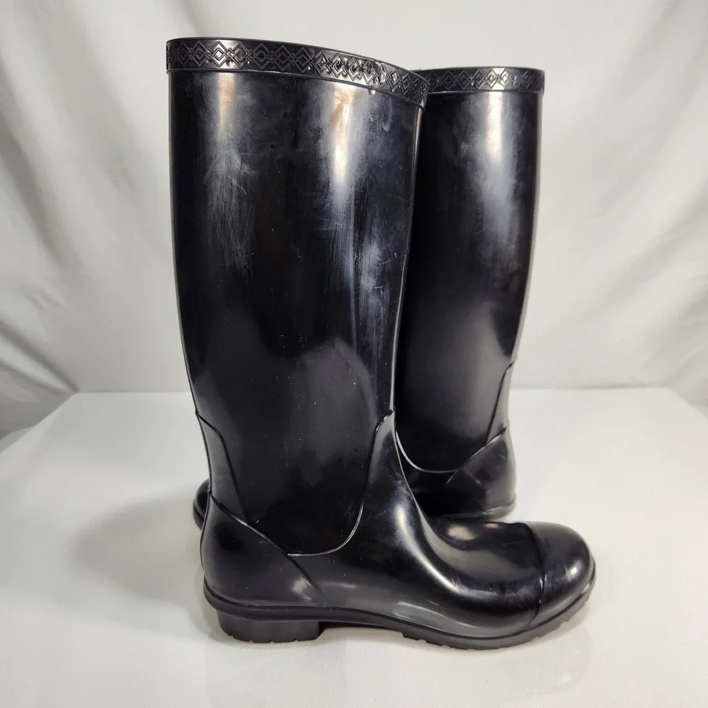 UGG women rubber